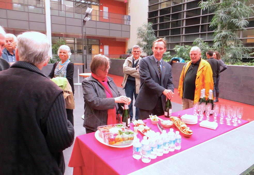 N. Dub et J. Lefebvre amorcent le vin d'honneur